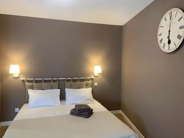 Maison D' Hôtes L'écurie De Luzerand Bed & Breakfast 3*